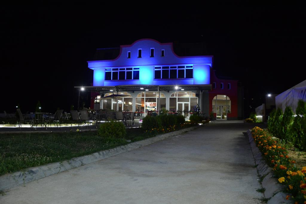Villa Grand Битоля Екстериор снимка